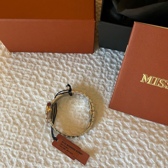 NWT MISSONI M1 Watch with Silver Dial, Gold Accents and Sapphire Detail - Picture 8 of 13